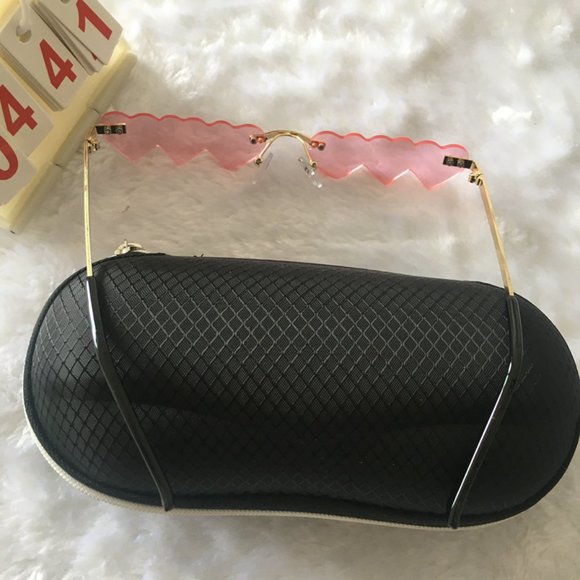 Gold Frame Pink Lens Fashion Party Sunglasse - Picture 3 of 4